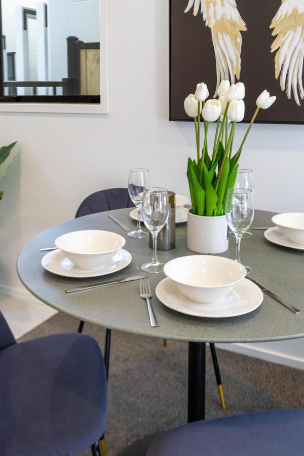 Central City Awaits 2 Bed 2 Bath With Carpark 크라이스트처치 외부 사진