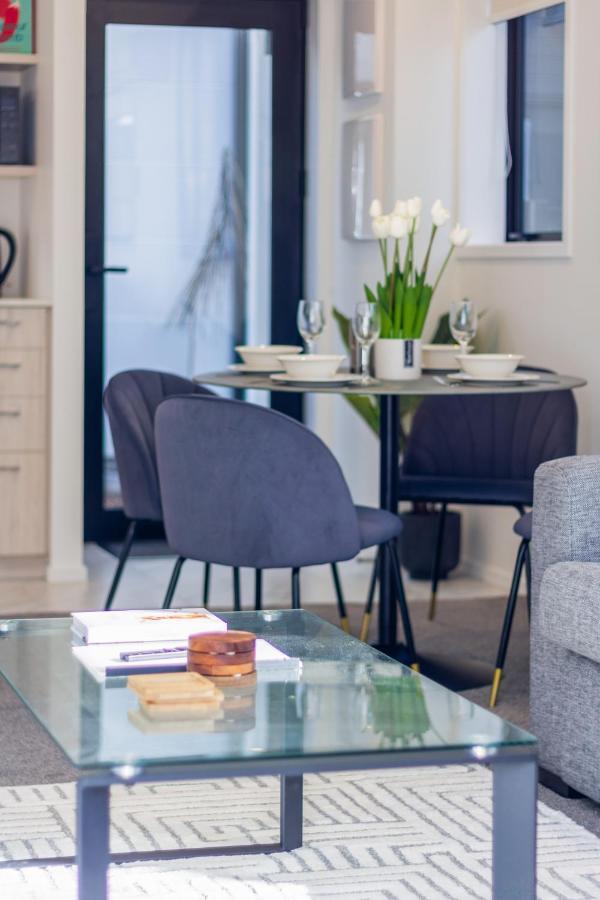 Central City Awaits 2 Bed 2 Bath With Carpark 크라이스트처치 외부 사진